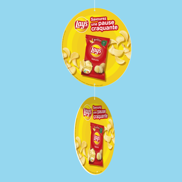 Areas, Opération en station-service sur les chips de la marque lays sur des mobiles suspendus