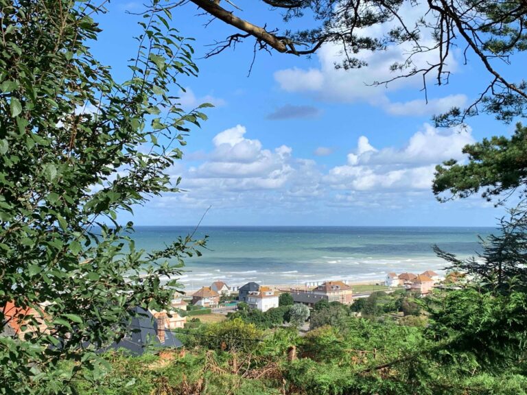 Le Carré Vue Mer, villa d'architecte vue mer à Pourville-sur-Mer : site de location de vacances réalisé par Publidée